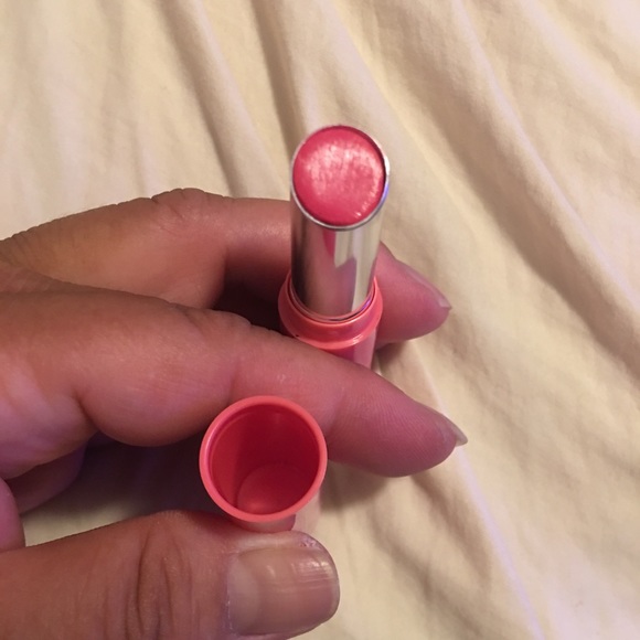 Makeup - Picture 4 of 4